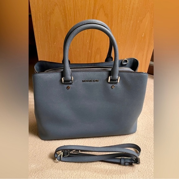 Authentic Michael Kors bag - Picture 1 of 4